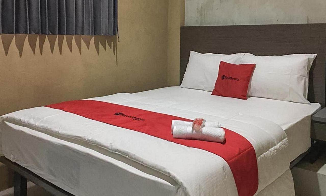 Reddoorz Near Wisata Paribendo Lawang Hotel Buitenkant foto